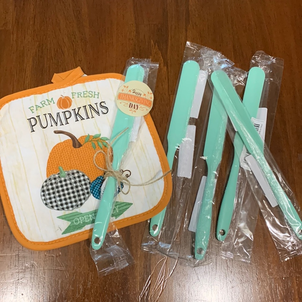 💕5/$15 Silicone Butter Icing Spatula, Set of 5, NEW in green